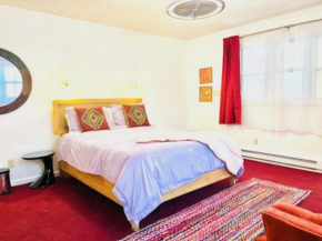 Red Peacock Catskill Cabin sleeps four 6 Shandaken